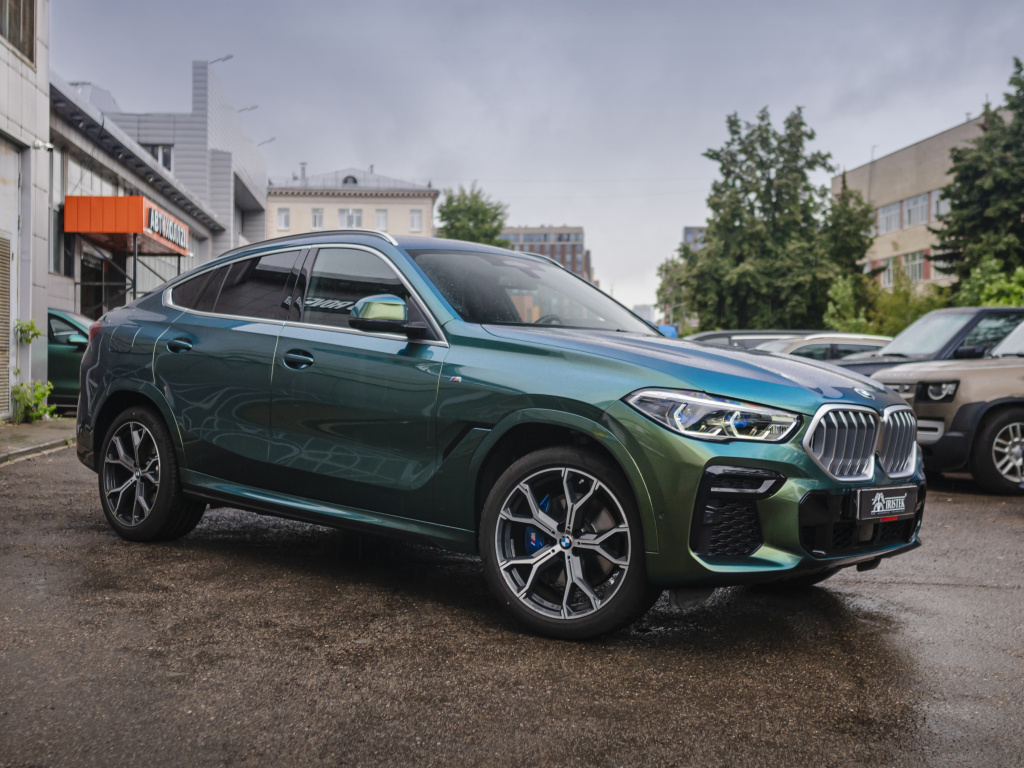UC8036, IRISTEK PPF Chameleon Jungle Gold Blue — BMW X6
